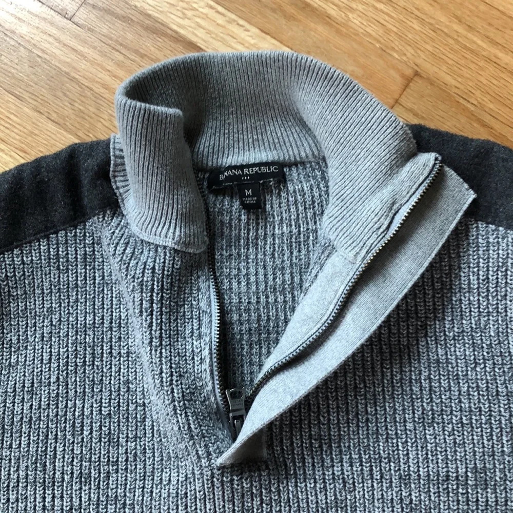 BUNDLE 2/$12 🔥 - BANANA REPUBLIC - Picture 7 of 10